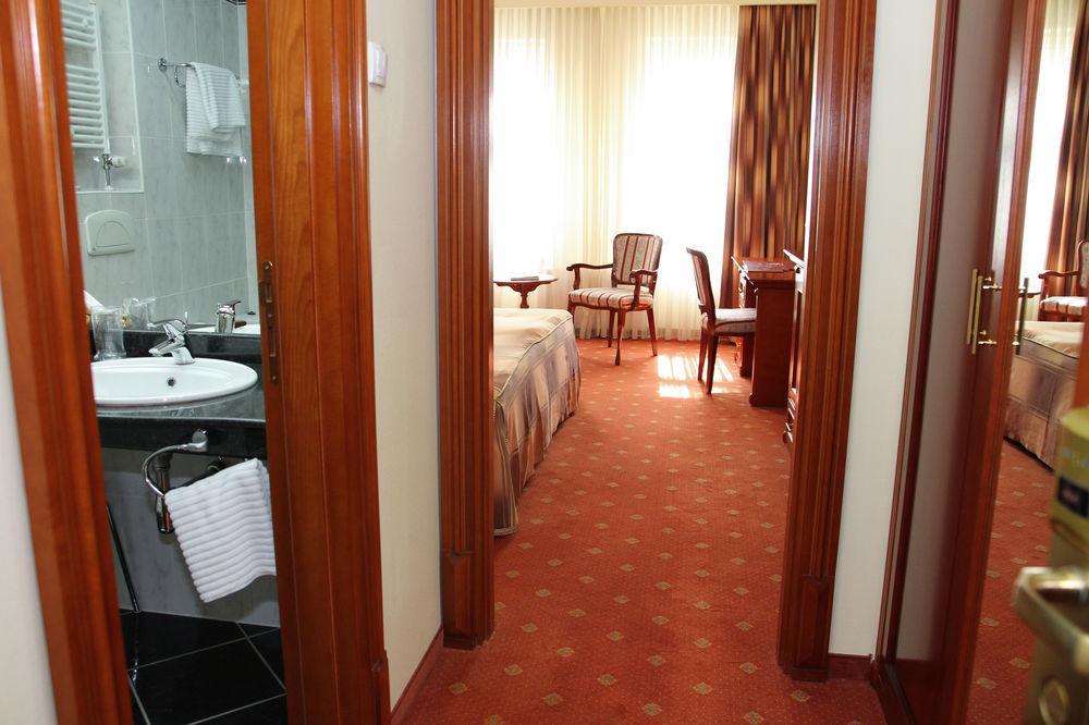 Hotel Galleria Subotica Zewnętrze zdjęcie